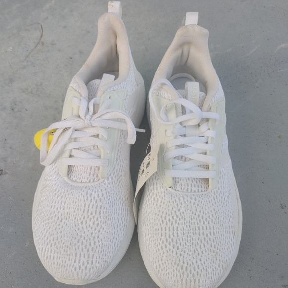 Adidas shoes - Picture 3 of 6